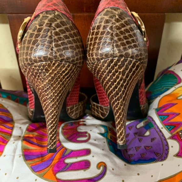 Pumps - Picture 5 of 7